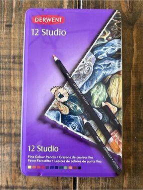 Derwent 12 Studio Fine Color Pencil Set - Purple Tin